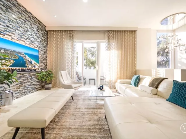 Продажа дома по адресу 710 NE 3rd Ave - фото 8919680