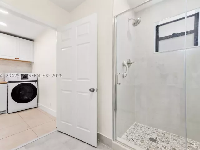 Продажа дома по адресу 700 DAVIE BOULEVARD - фото 9218736