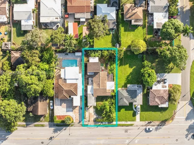 Продажа дома по адресу 700 DAVIE BOULEVARD - фото 8919758