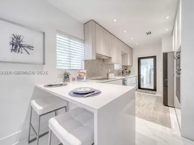 Продажа дома по адресу 2298 SW 16th Ave - фото 8864929