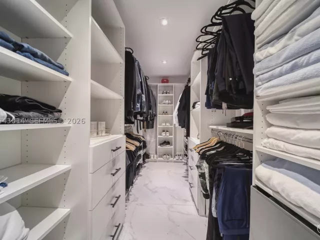Продажа дома по адресу 2298 SW 16th Ave - фото 8864933
