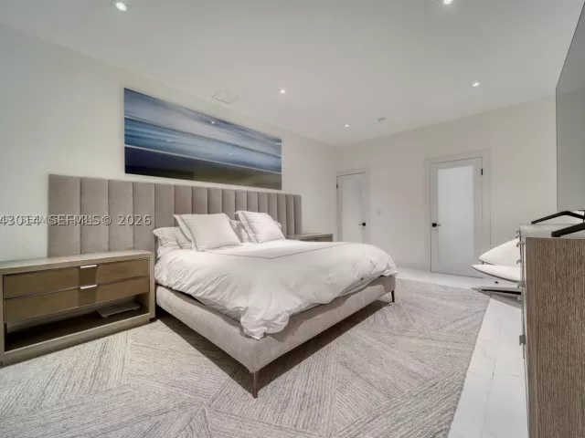 Продажа дома по адресу 2298 SW 16th Ave - фото 8864926