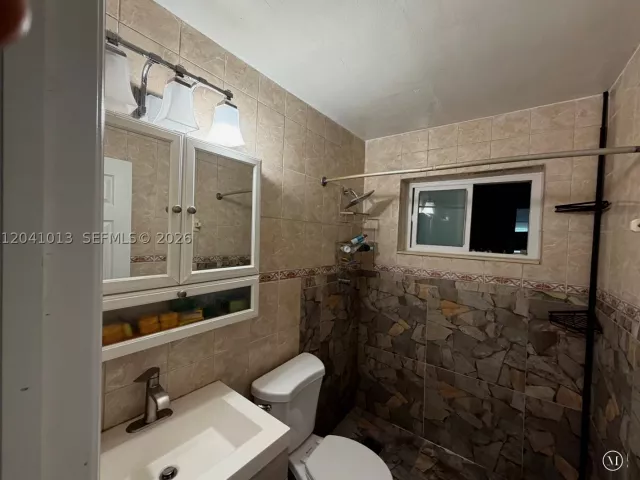 Продажа дома по адресу 2300 SW 43rd Ave - фото 8865143