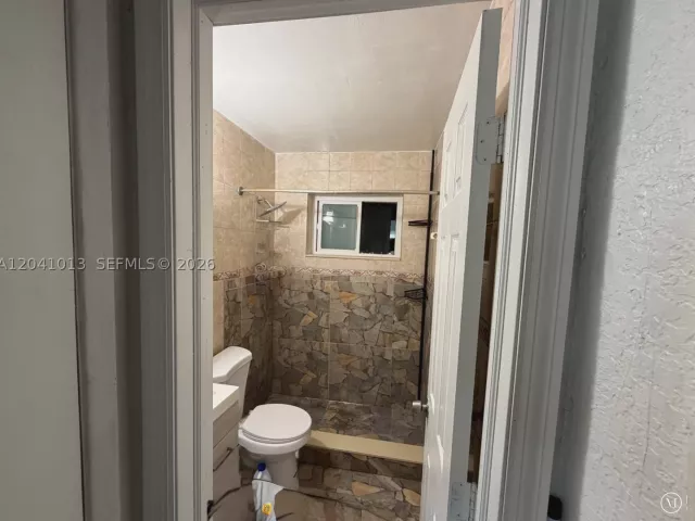 Продажа дома по адресу 2300 SW 43rd Ave - фото 8865144