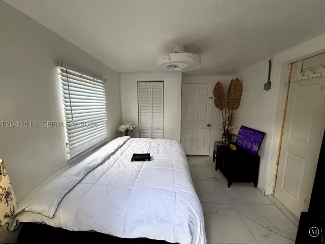 Продажа дома по адресу 2300 SW 43rd Ave - фото 8865145