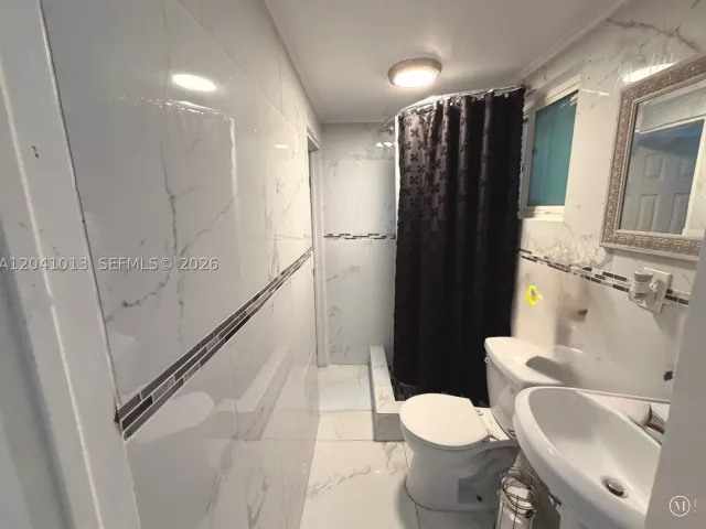 Продажа дома по адресу 2300 SW 43rd Ave - фото 8865146