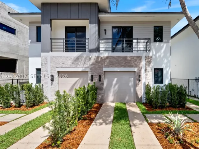 Продажа дома по адресу 2747 SW 23rd Ter - фото 9343602