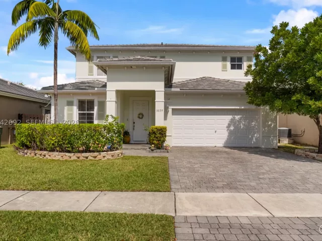 Продажа дома по адресу 3379 NE 1st St - фото 8866309