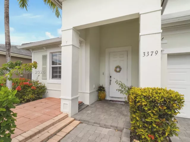 Продажа дома по адресу 3379 NE 1st St - фото 8866310