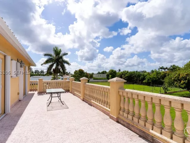 Продажа дома по адресу 13370 SW 34th St - фото 8877398
