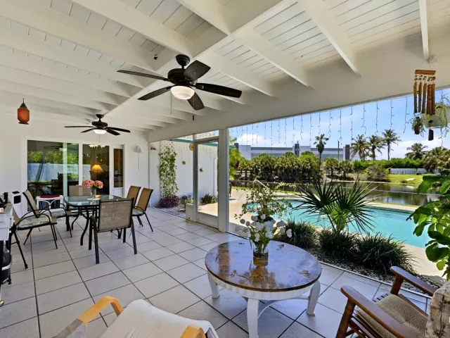 Продажа дома по адресу 1401 SW 28th Terrace - фото 9358367