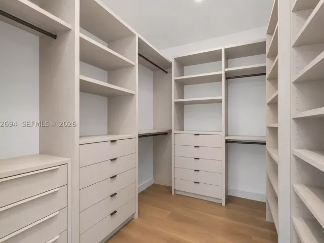 Продажа дома по адресу 661 NE 120th St - фото 8885627