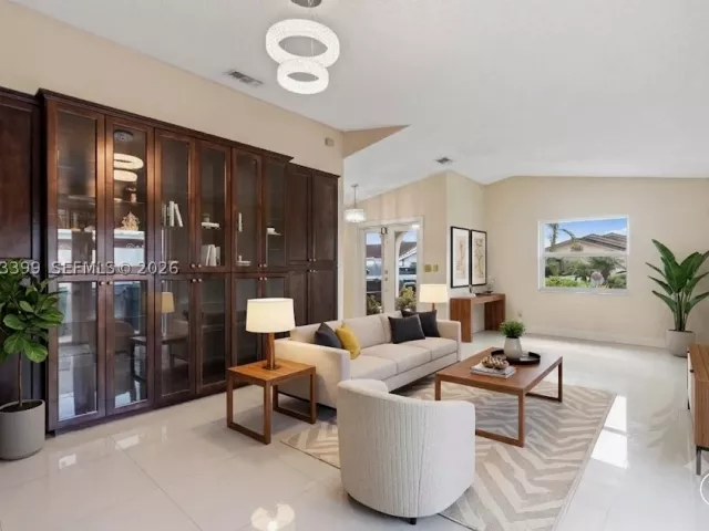 Продажа дома по адресу 910 SW 140th Ave - фото 8897050