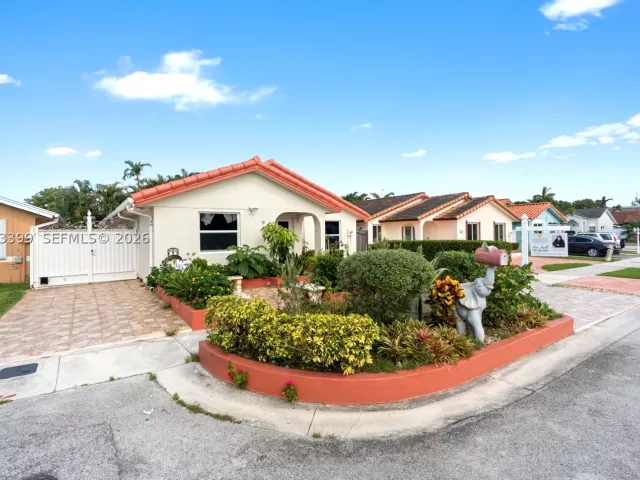 Продажа дома по адресу 910 SW 140th Ave - фото 8897042