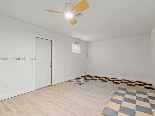Продажа дома по адресу 1521 NE 5th Ter - фото 9275597