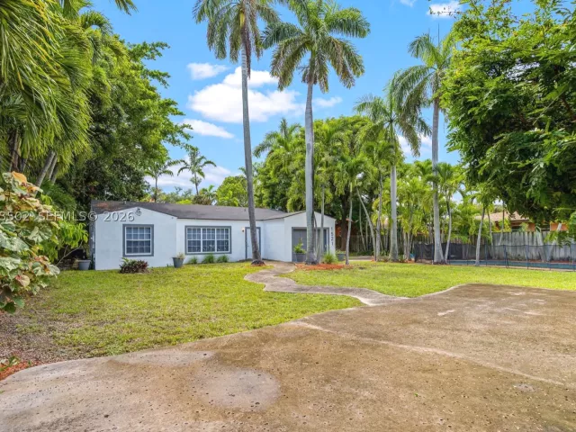 Продажа дома по адресу 1521 NE 5th Ter - фото 9275562