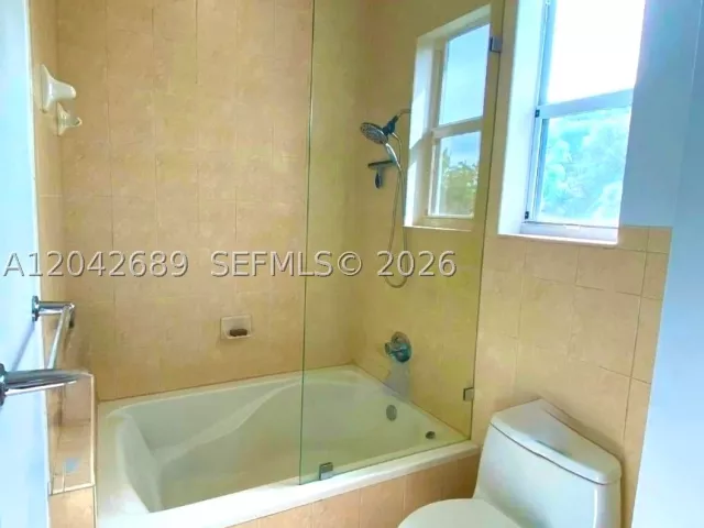 Продажа дома по адресу 2732 SW 26 St 2732 - фото 9299409
