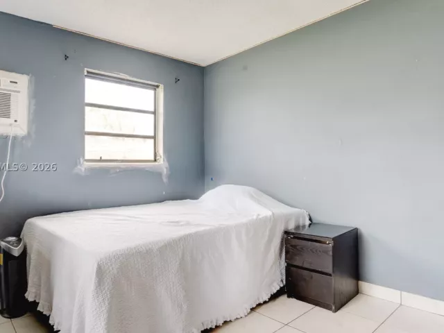 Продажа дома по адресу 9840 SW 48th St - фото 8879765