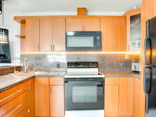 Продажа дома по адресу 9840 SW 48th St - фото 8879768