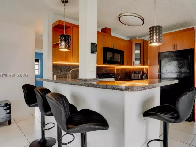 Продажа дома по адресу 9840 SW 48th St - фото 8879771