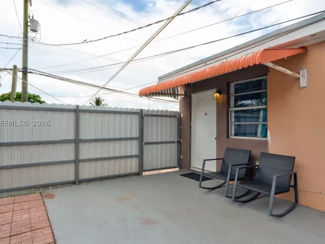 Продажа дома по адресу 9840 SW 48th St - фото 8879756