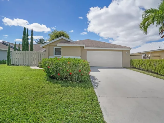 Продажа дома по адресу 1080 NW 19th Terrace - фото 8910388