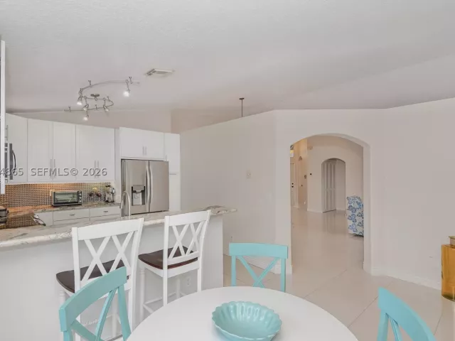 Продажа дома по адресу 16269 SW 6th St - фото 8866535