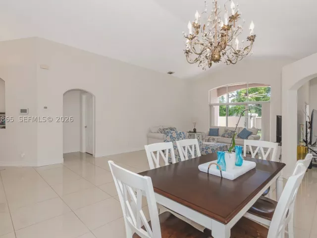 Продажа дома по адресу 16269 SW 6th St - фото 8866541