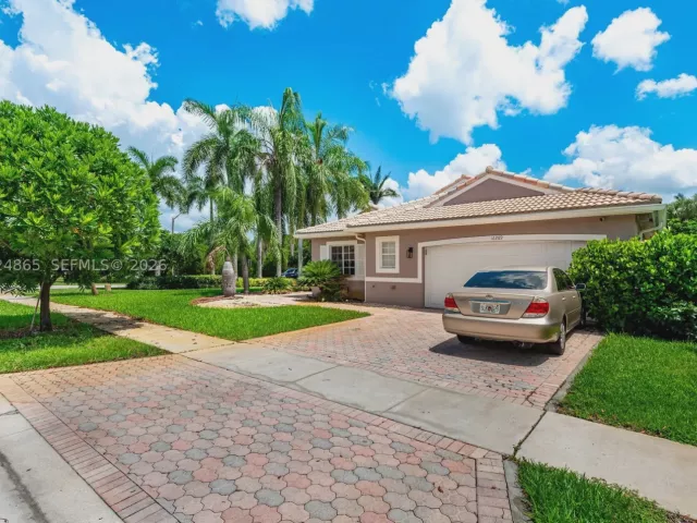 Продажа дома по адресу 16269 SW 6th St - фото 8866524