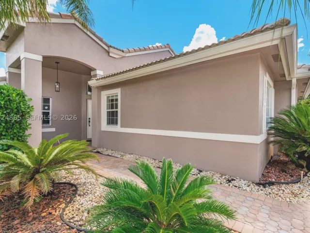 Продажа дома по адресу 16269 SW 6th St - фото 8866525