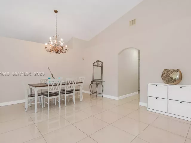 Продажа дома по адресу 16269 SW 6th St - фото 8866527