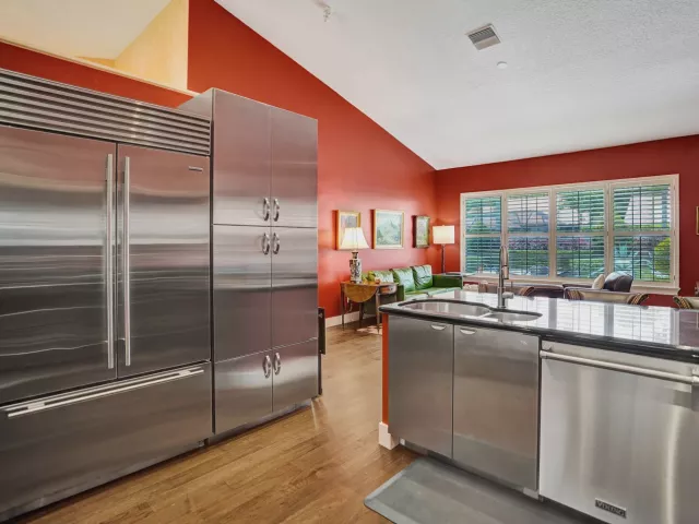 Продажа дома по адресу 2760 Tecumseh Drive - фото 8879594
