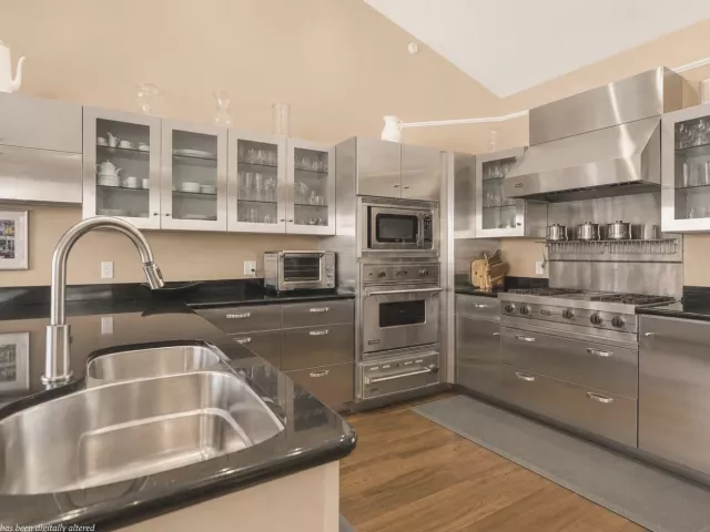 Продажа дома по адресу 2760 Tecumseh Drive - фото 8879599