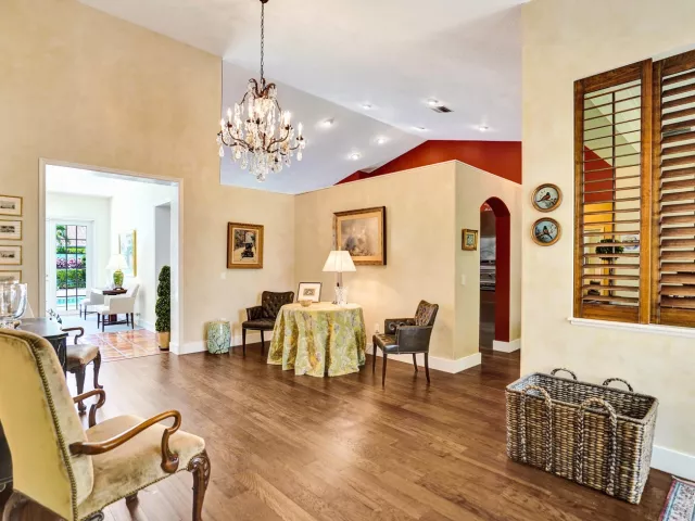 Продажа дома по адресу 2760 Tecumseh Drive - фото 8879600