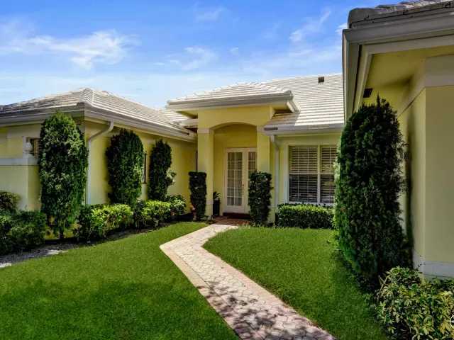 Продажа дома по адресу 2760 Tecumseh Drive - фото 8879589