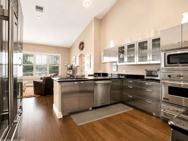 Продажа дома по адресу 2760 Tecumseh Drive - фото 8879592