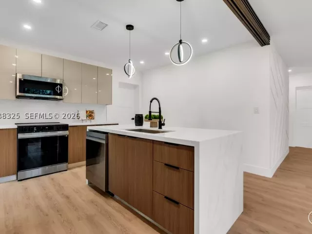 Продажа дома по адресу 831 NE 128th St - фото 8867288