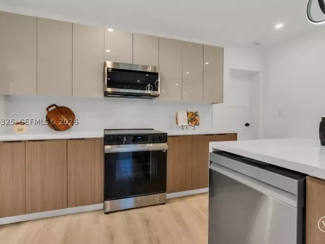 Продажа дома по адресу 831 NE 128th St - фото 8867289