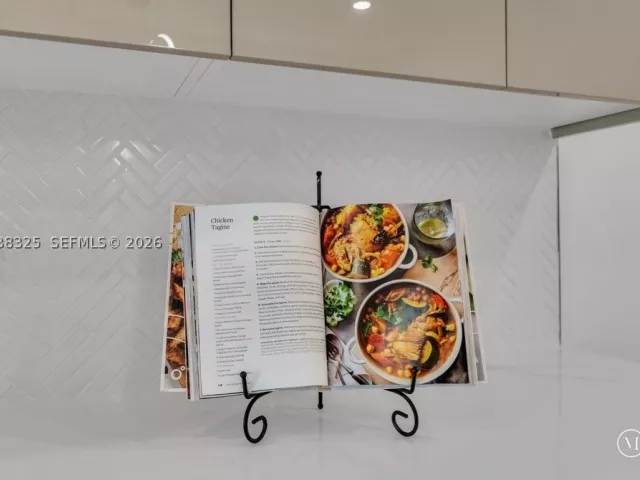 Продажа дома по адресу 831 NE 128th St - фото 8867296