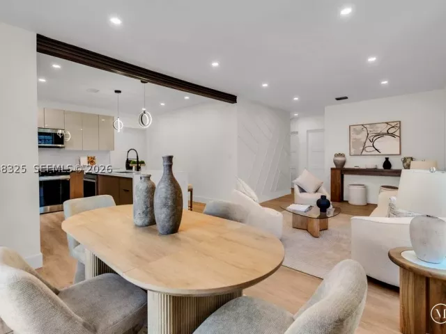 Продажа дома по адресу 831 NE 128th St - фото 8867279
