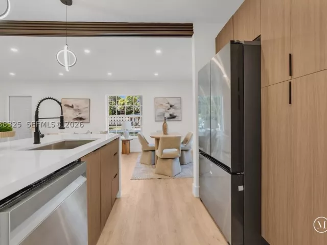 Продажа дома по адресу 831 NE 128th St - фото 8867287