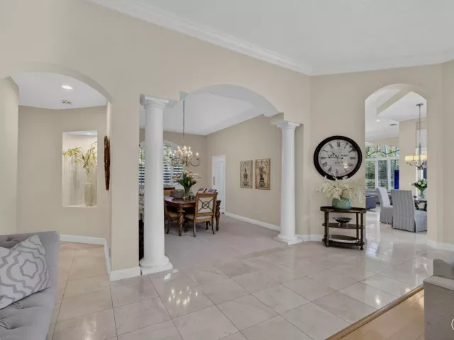 Продажа дома по адресу 2773 Tecumseh Drive - фото 8911182