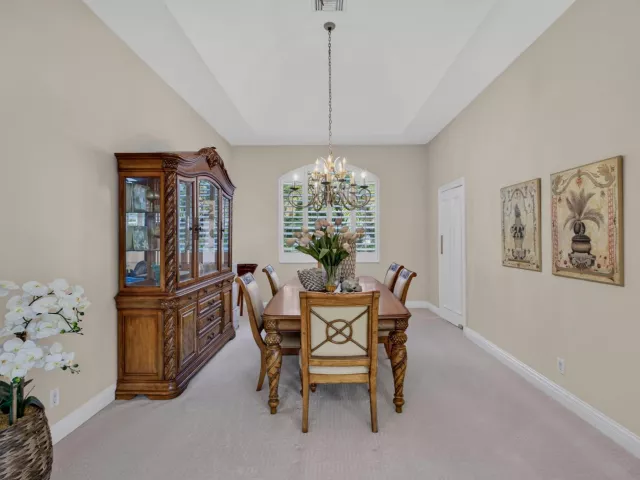 Продажа дома по адресу 2773 Tecumseh Drive - фото 8911183