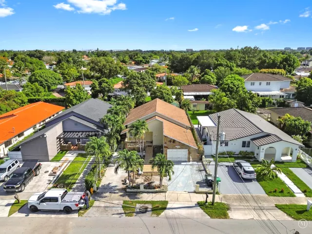 Продажа дома по адресу 7337 SW 21st Street - фото 8928257