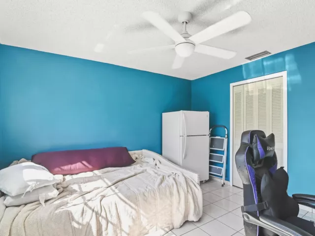 Продажа дома по адресу 7337 SW 21st Street - фото 8928275