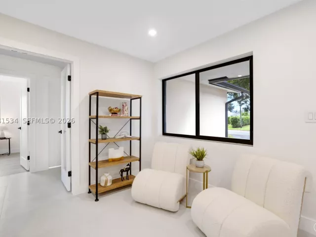 Продажа дома по адресу 5718 NE 15th Ave - фото 9047486