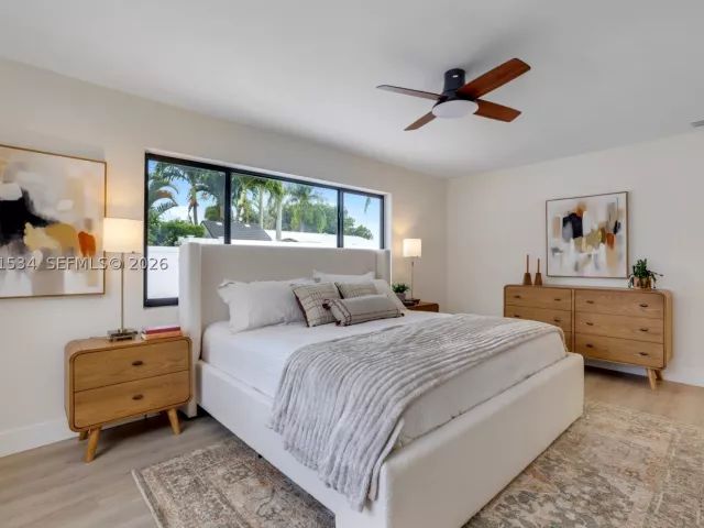 Продажа дома по адресу 5718 NE 15th Ave - фото 9047507