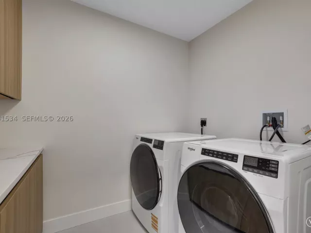 Продажа дома по адресу 5718 NE 15th Ave - фото 9047543