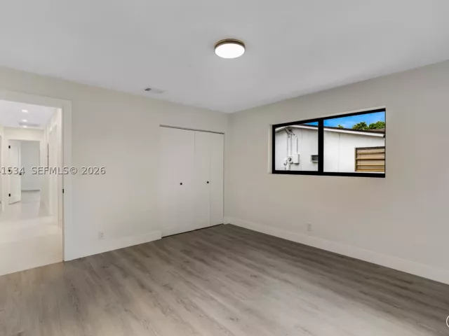 Продажа дома по адресу 5718 NE 15th Ave - фото 9047552