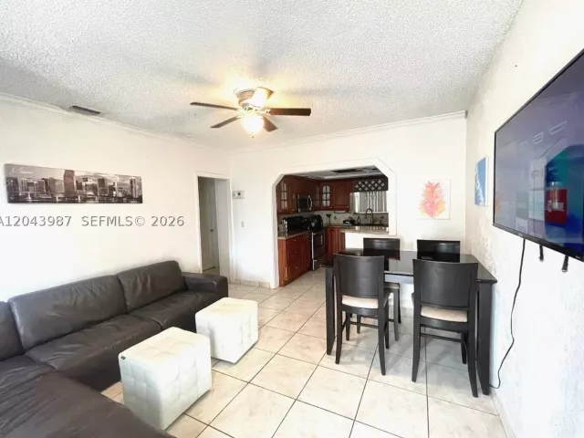 Продажа дома по адресу 2955 NW 102nd St - фото 8866751